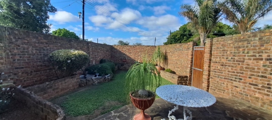 4 Bedroom Property for Sale in Van Riebeeck Hoogte Eastern Cape